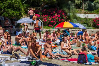 Pogledajte krcatu plažu Bačvice