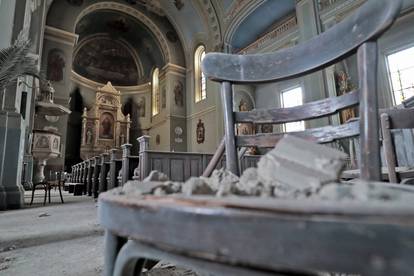 FOTO Četiri godine od potresa: Danas napokon dižu kupole na baziliku u Palmotićevoj