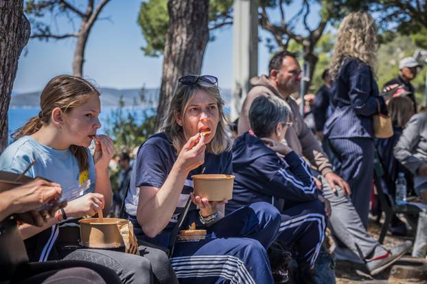 Split: Tomislav Šuta je podjelio preko 1000 porcija graha 