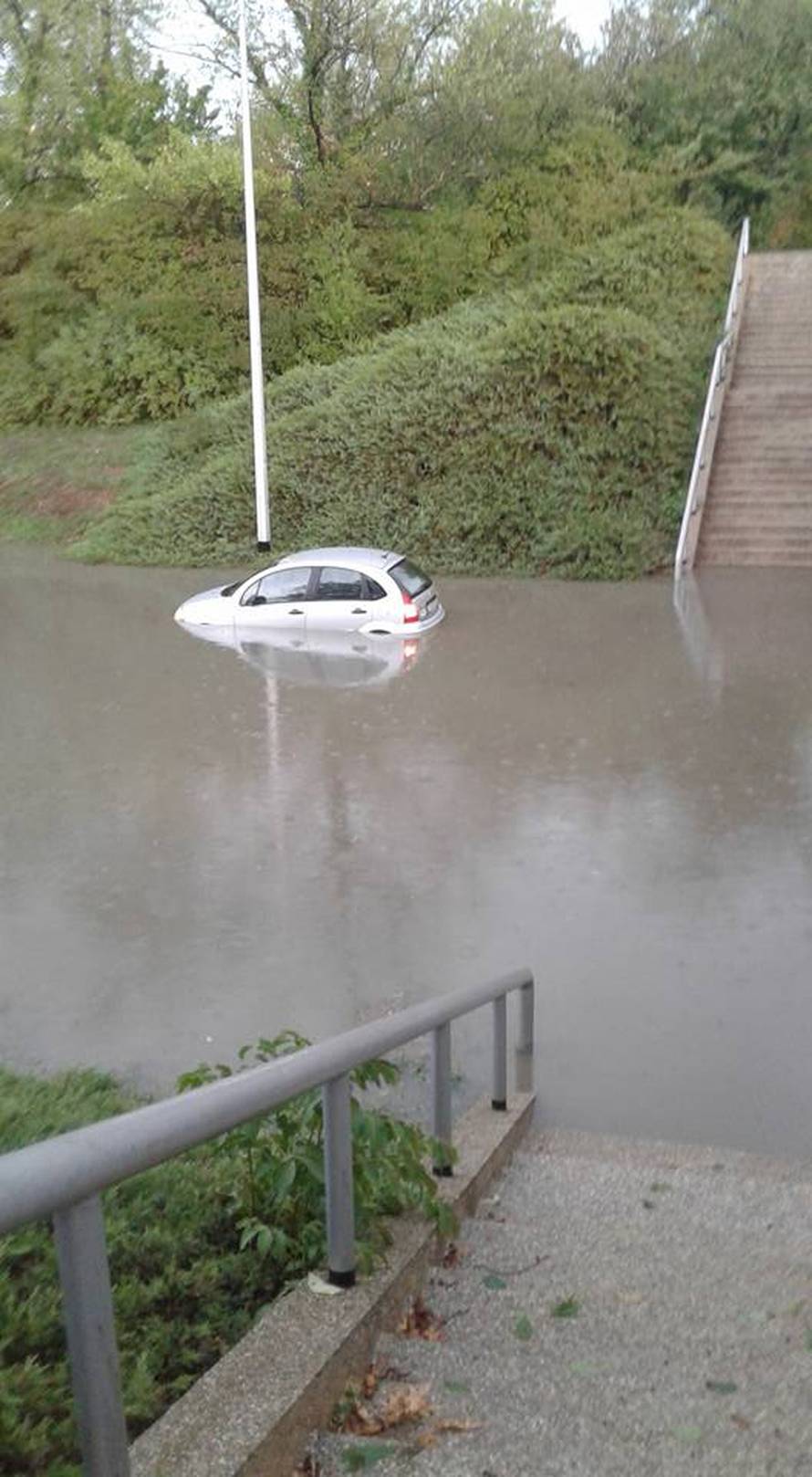 Ulice i podvožnjaci pod vodom: Zagreb pogodilo jako nevrijeme