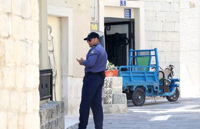 Krvavo jutro u Splitu: Jednog provalnika zavezao za stup?!