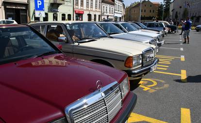 FOTO Oldtimer susret u Požegi