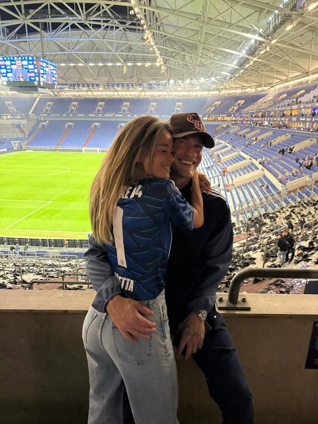 FOTO Diletta otkrila trbuščić! 'Najljepši poklon za ovaj Božić'