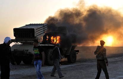 Gadafijeve snage osvojile dio Misrate, pobunjenici grad Sirte