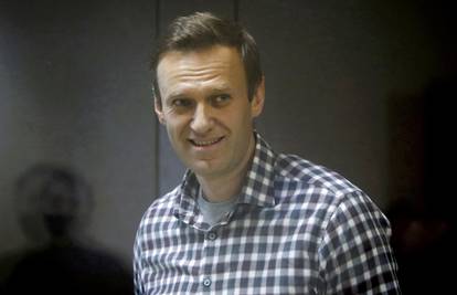 Ruske vlasti tvrde: 'Navaljni se više manje oporavio nakon štrajka glađu, normalno jede'