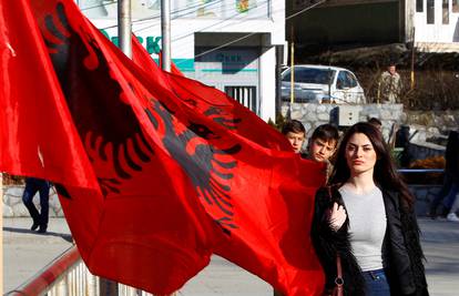 Kosovo slavi:  'To je za nas, kao narod, bio najsretniji trenutak'