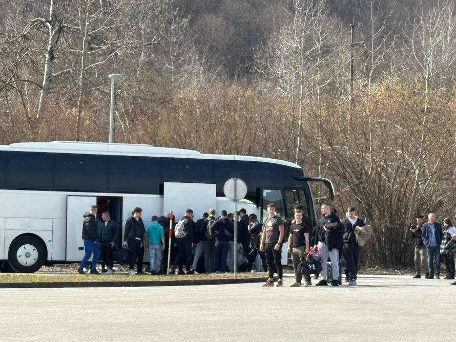 Prvi dan vojnog roka u Slunju