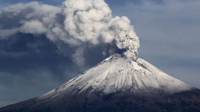 Nekako s proljeća - u Meksiku eruptirao vulkan Popocatepetl