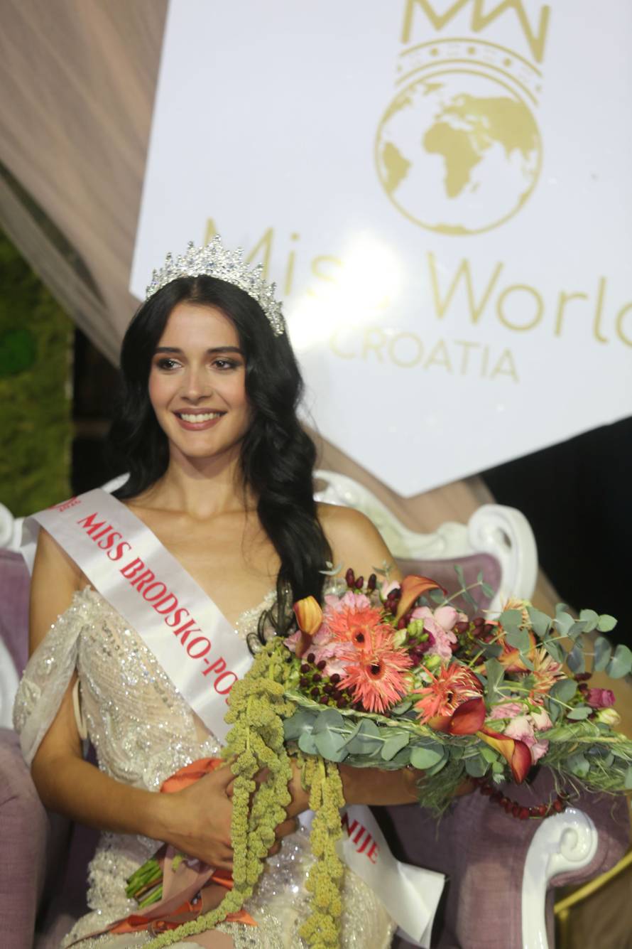 Izgubila više od 50 kilograma, zakoračila u svijet mode i osvojila krunu