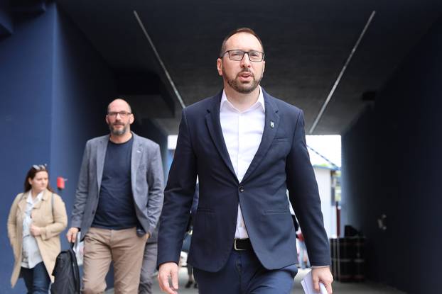 Zagreb: Tomašević  obišao  radove na dječjem vrtiću