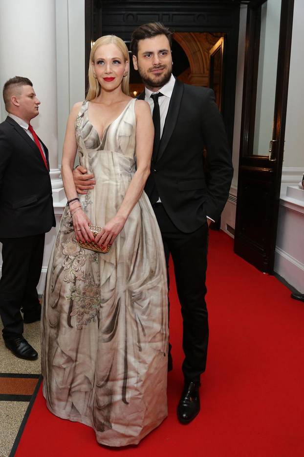 Zagreb: Dolazak uzvanika na sve?anu dodjelu nagrade Ve?ernjakova ruža