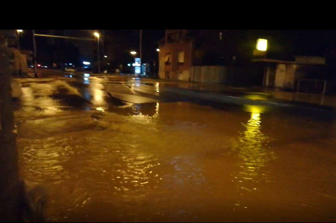 Video: Dio Selske pod vodom, promet stao, stvorile se gužve