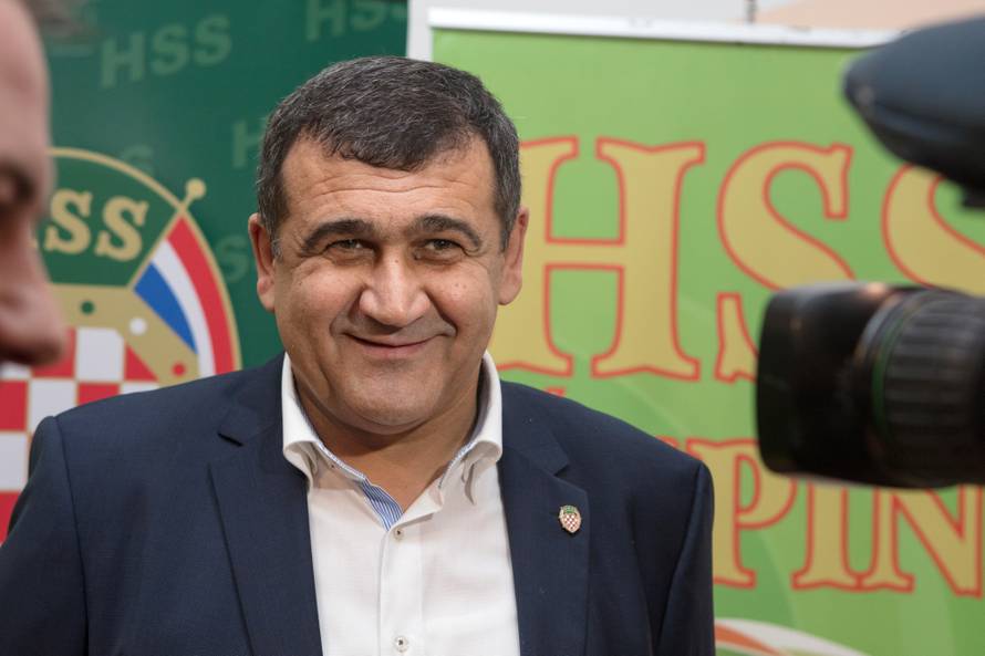 HSS-ovci  uzeli poticaje, a onda su državnu zemlju preprodali...