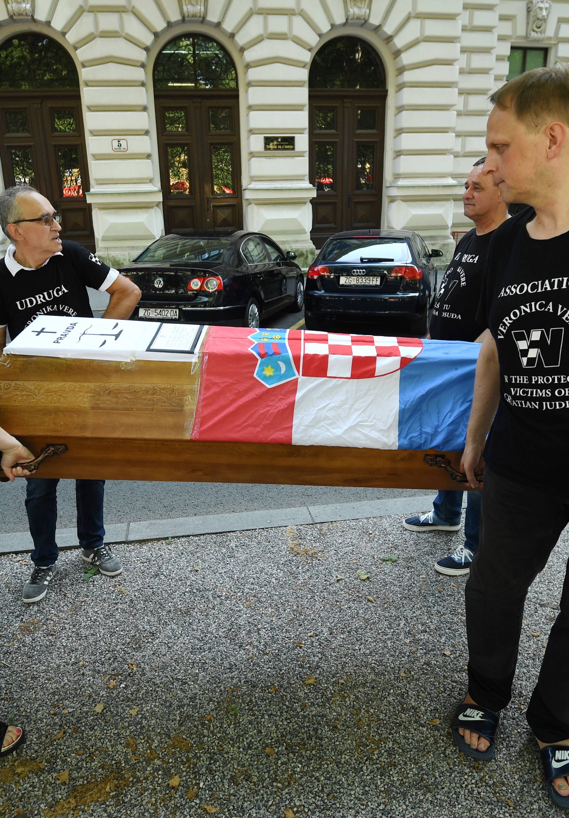 Do Osijeka s lijesom na leđima: Ja sam žrtva našeg pravosuđa'