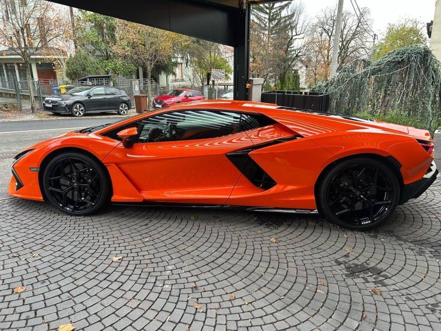 storyeditor/2026-05-31/lamborghini-revuelto-slika-265129712.jpg