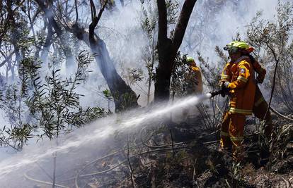 Izgorjelo je više od 200 kuća, Australci napuštaju domove 