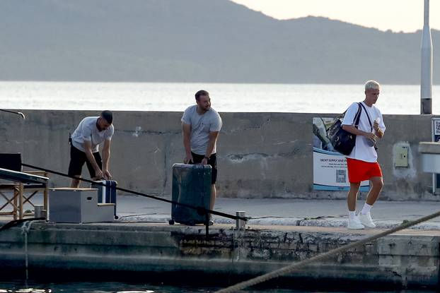 EKSKLUZIVNO Zadar: Dani Olmo s djevojkom i prijateljima odmara na luksuznoj jahti