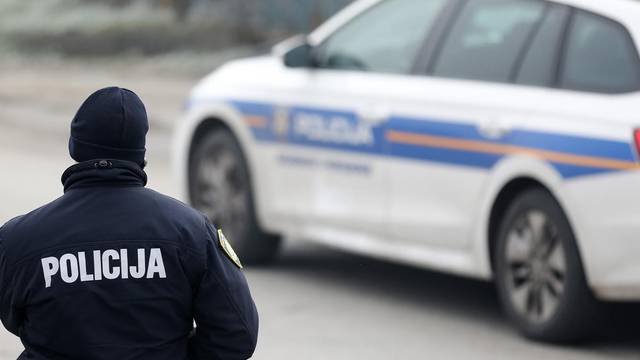 Policajci Uskokovoj vozačici pokušali naplatiti nepostojeći prekršaj kod Jastrebarskog
