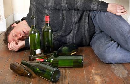 Čak 250.000 Hrvata su ovisni o alkoholu, žene su depresivne
