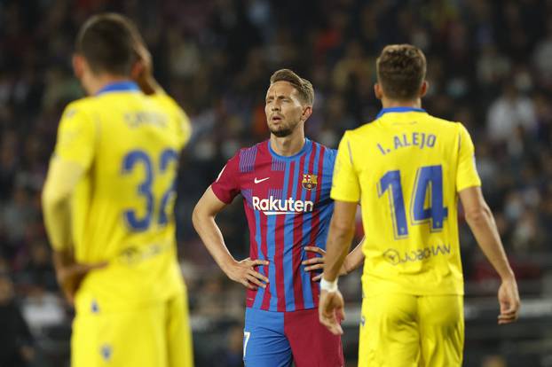 LaLiga - FC Barcelona v Cadiz