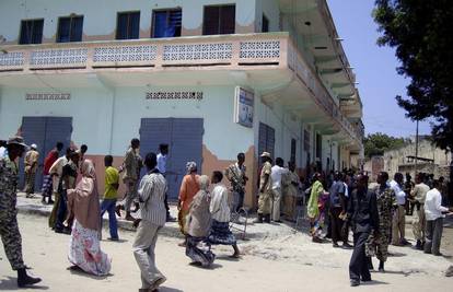 Somalija: Pred hotelom u Mogadishuu ubili 32 ljudi