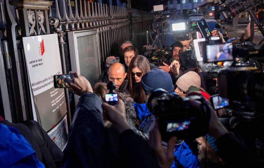 Bar owners questioned in Swiss fire investigation in Sion