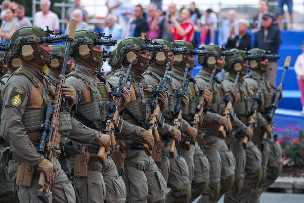 Zagreb: Generalna proba sve?anog vojnog mimohoda