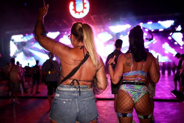 Split: Okupljanje prije početka druge večeri Ultra Europe Festivala