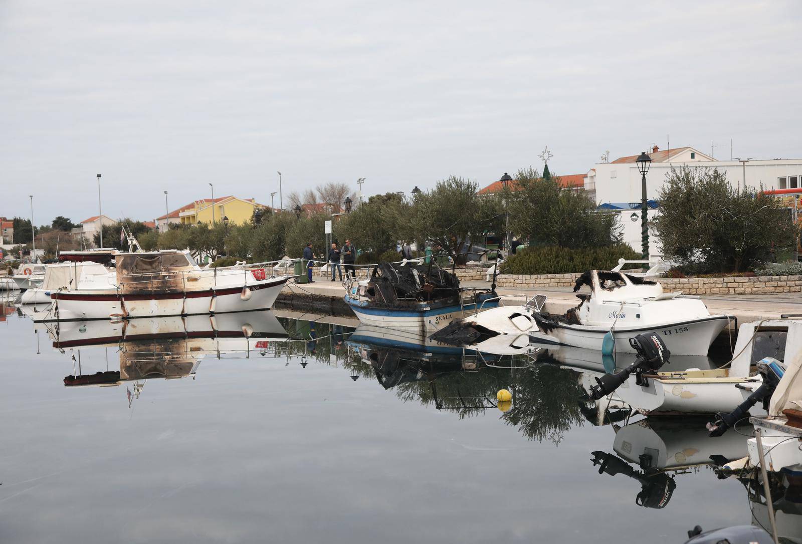 Pirovac: Više brodova ošte?eno u požaru, o?evid u tijeku