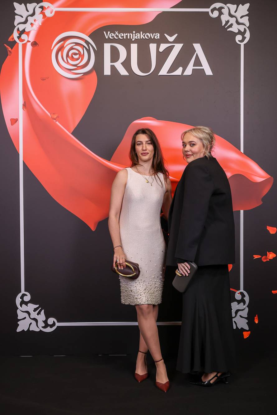 Zagreb: Uzvanici na dodjelu medijske nagrade "Večernjakova ruža" u Hrvatskom narodnom kazalištu