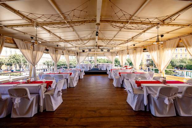 FOTO Zavirite u prvi brod-hotel u Hrvatskoj: Noćenje na ovom brodu u Rijeci ima posebnu čar