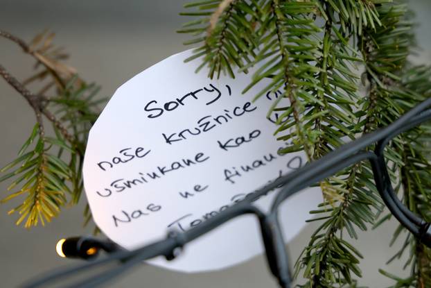 Zagreb: Nastavlja se "rat" kuglicama na Jelačićevom trgu