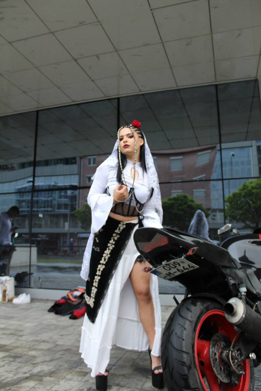 Maturantica podijelila Balkan: 'Narodna nošnja i podvezice. Srknaviš tradiciju, skidaj to'