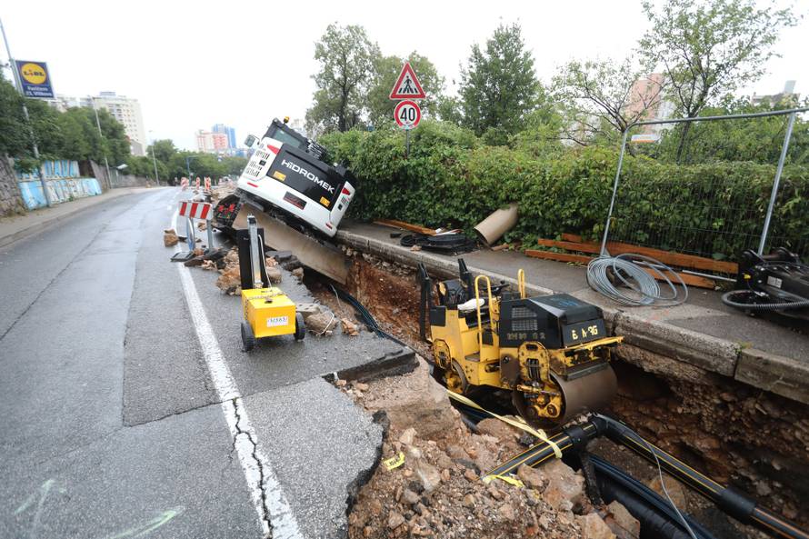 Rijeka: Zemja i kamenje na cesti u Vukovarskoj ulici