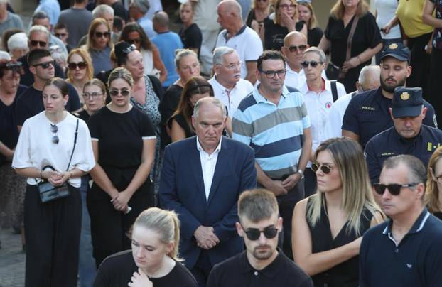 Omiš: Sprovod bivšeg vatrogasnog zapovjednika Drage Lelasa