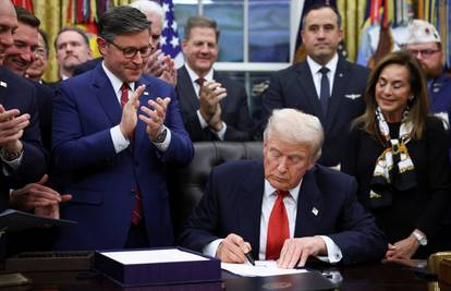 Trump planira tužiti BBC, tražit će najmanje milijardu dolara