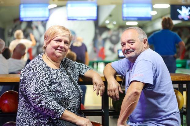 Zagreb: Druženje umirovljenika u Bowlingu Clubu 