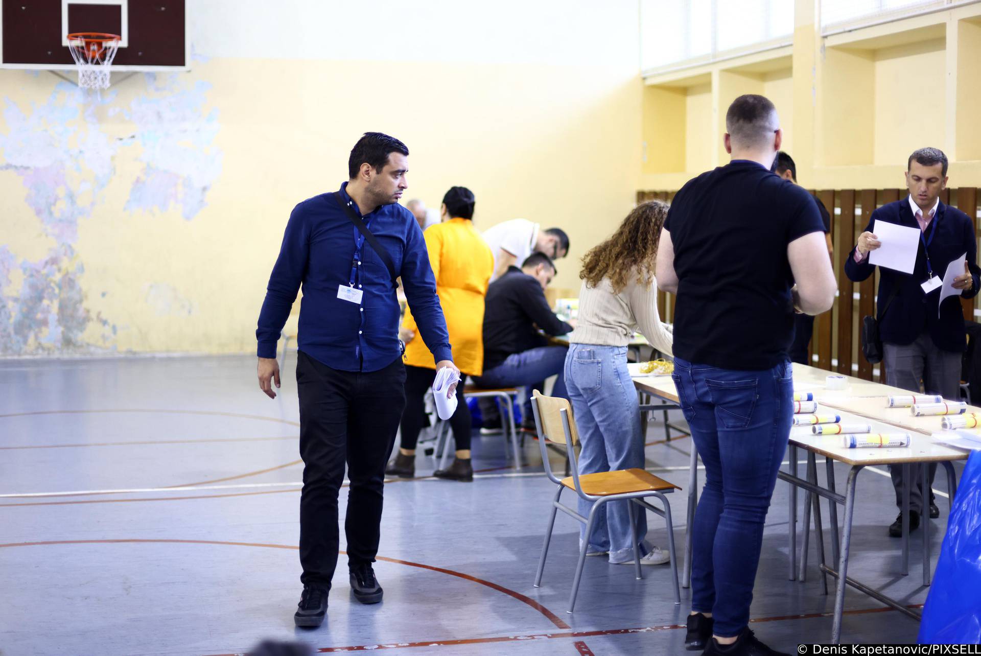 Mostar:  Zbog sumnje u neregularnosti  počelo ponovno brojanje glasova s brojnih birališta u BiH
