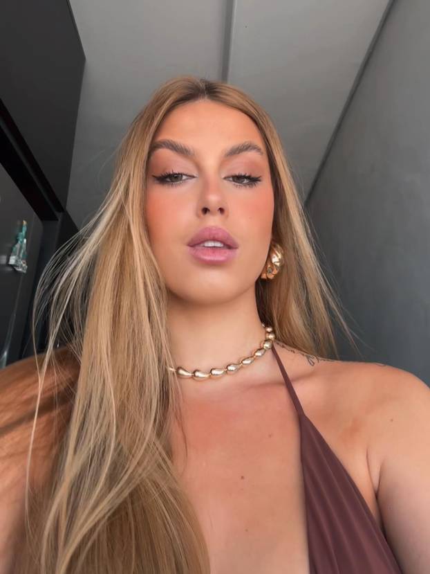 Alisha je prošlost. Zvijezda Brazila sad se spetljala s kćeri legende Arsenala. Tek joj je 19