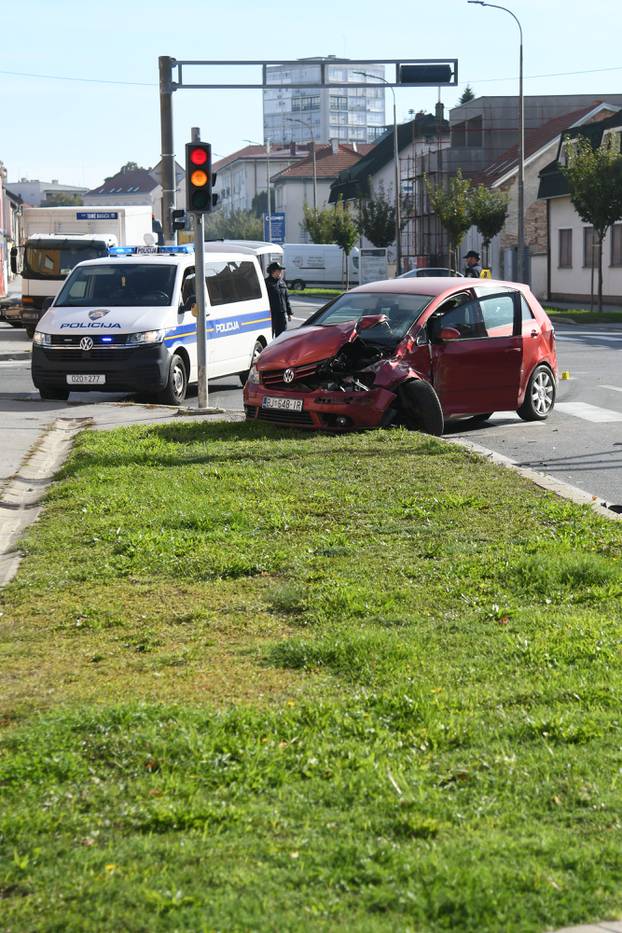 Bjelovar: Dvije osobe ozlijeđene u sudaru automobila i kamiona