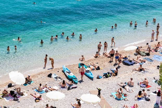 Dubrovnik: Gradske plaže već su pune kupača