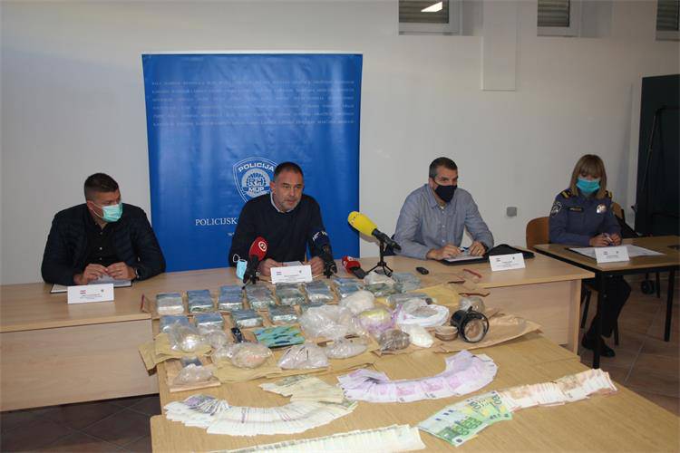 Pao krijumčarski lanac heroina: Iz BiH je droga dolazila za Istru, uhvatili 11 dilera, jedan u bijegu
