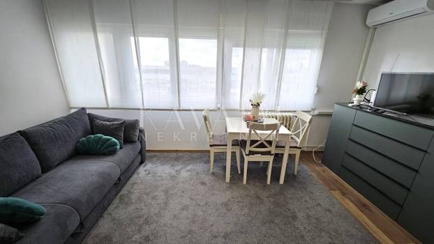 FOTO Čim uđete u ovaj stan - u kuhinji ste! Pogledajte za koliko prodaju ovih 23m2 u Zagrebu...