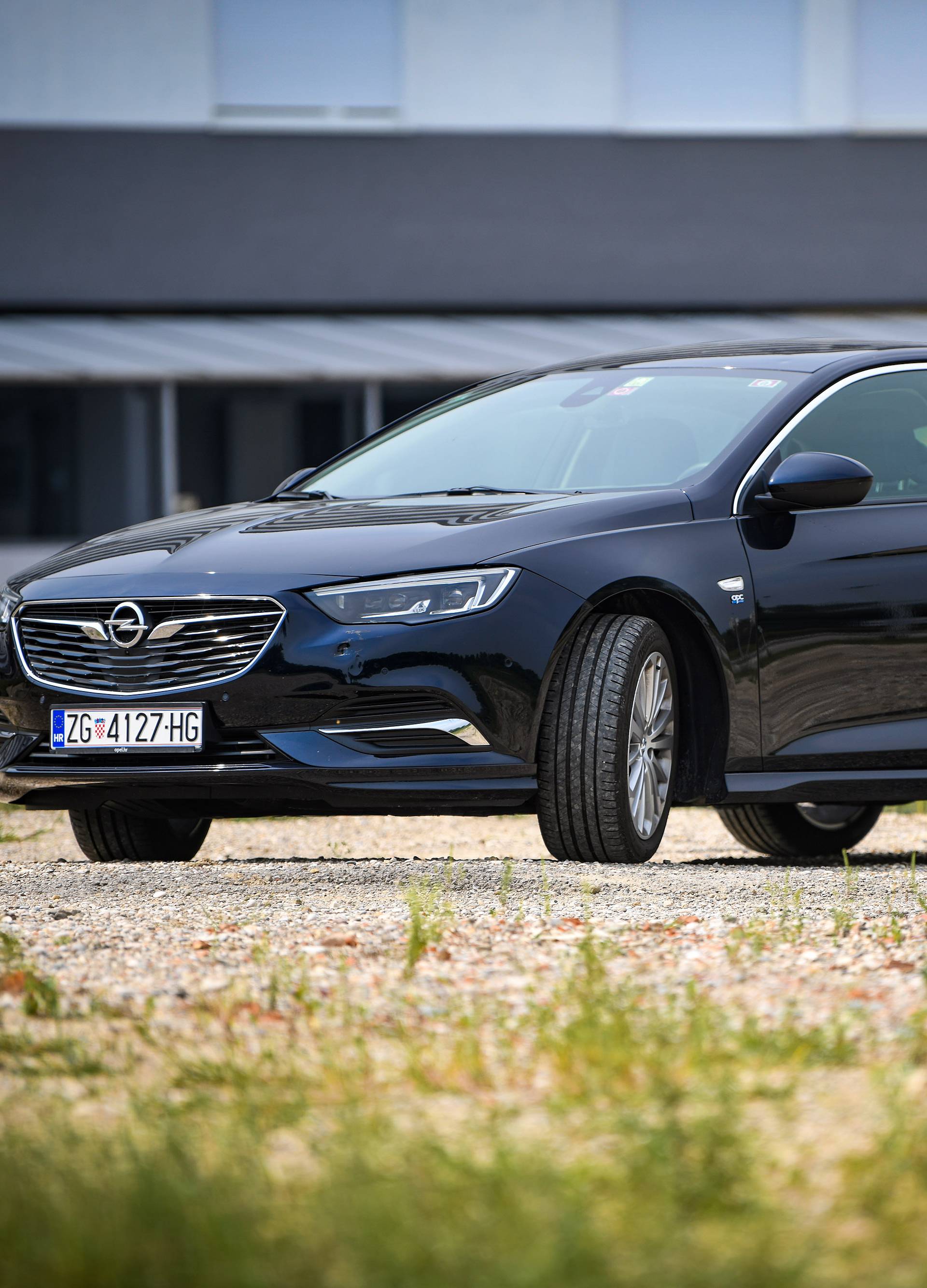 Opel Insignia na testu: Moćna limuzina sa stilom i klasom