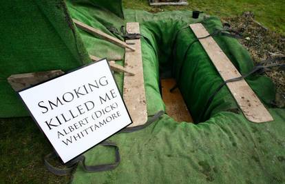 Britanac si na grob stavio natpis 'Ubilo me pušenje'