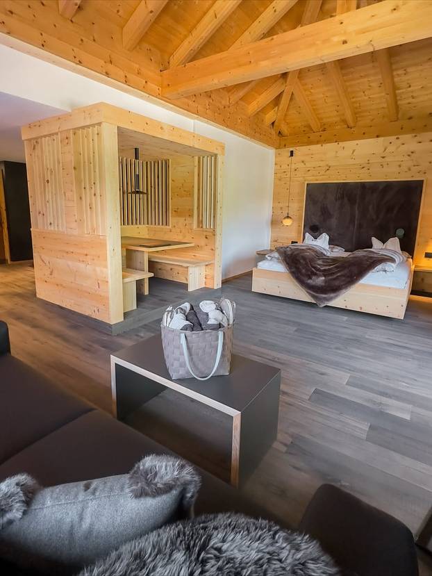 FOTO Ovo je najljepši bazen na Alpama: Topao je, proziran i ima pogled na Dolomite