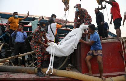Najmanje 26 ljudi poginulo u sudaru trajekta i teretnog broda