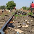 Horor u Indiji: Vlak pregazio 16 migrantskih radnika, spavali su