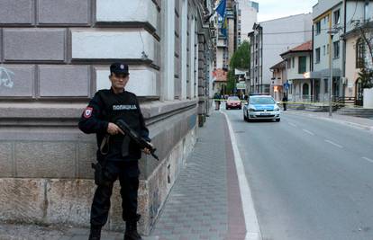 Ubio jednog policajca, a ranio dvojicu: Mogući novi napadi? 