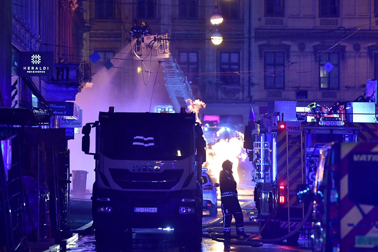 Požar u Frankopanskoj - pri sanaciji vodovodne cijevi probijena je i plinska, bagerist u bolnici